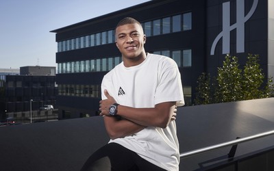 GOGO电竞独家-克鲁格这球顶得无可挑剔